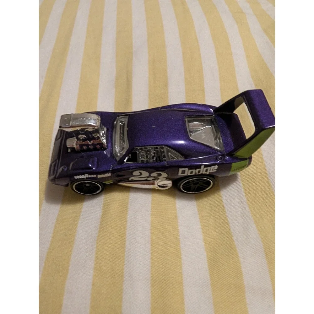 2017 Hot Wheels Tooned #5/10, Dodge Charger Daytona, Purple, Coll. #103/365